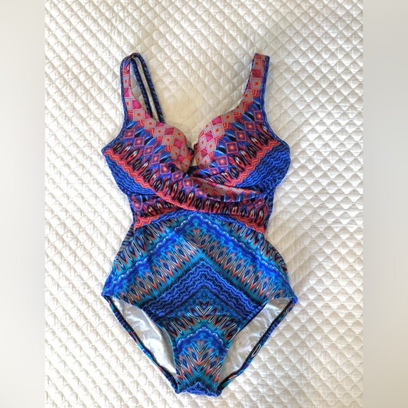 Miraclesuite Casablanca Criss Cross Escape One Piece Swimsuit 10 - Picture 11 of 16